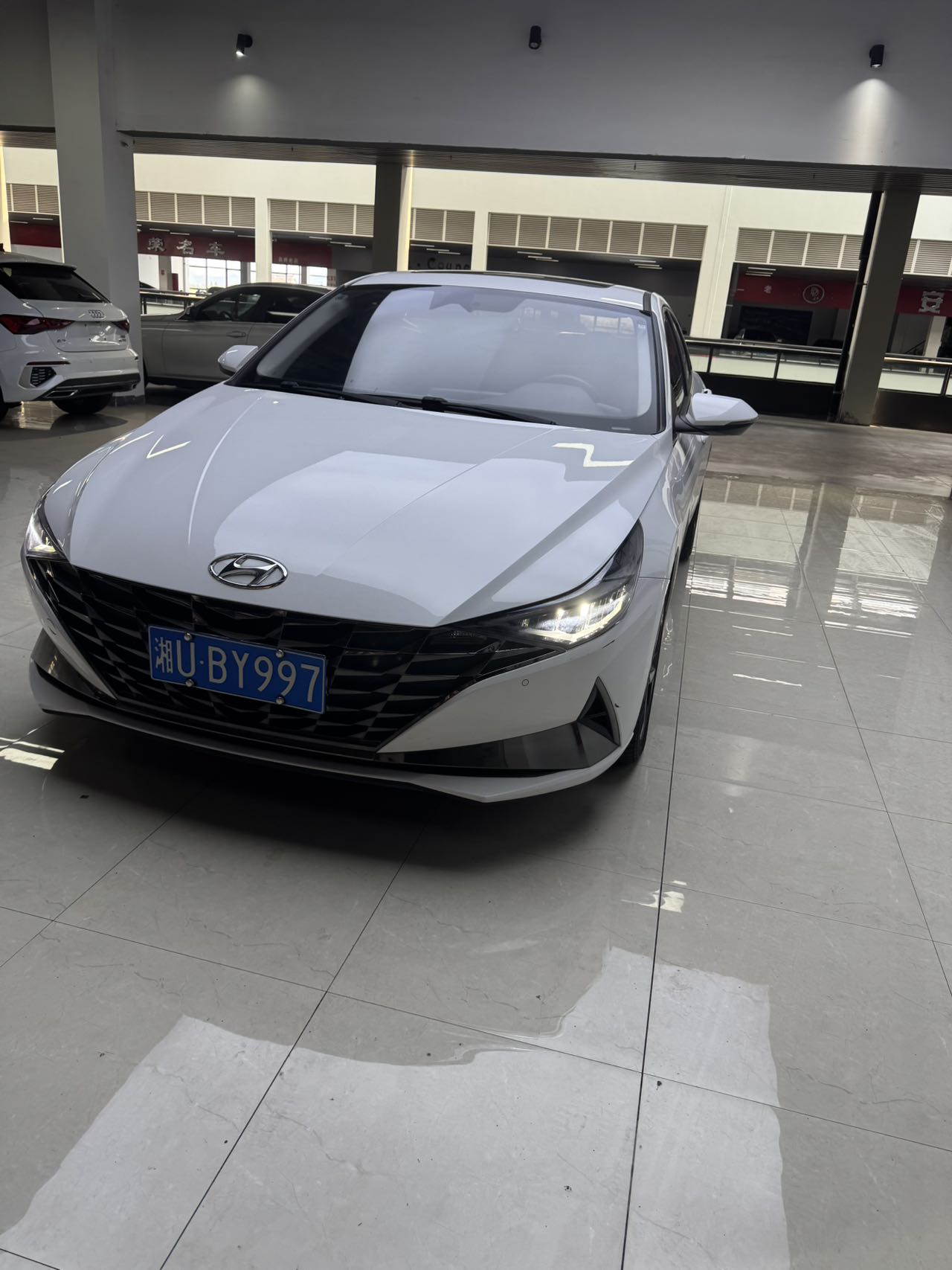 2022 Elantra Premium