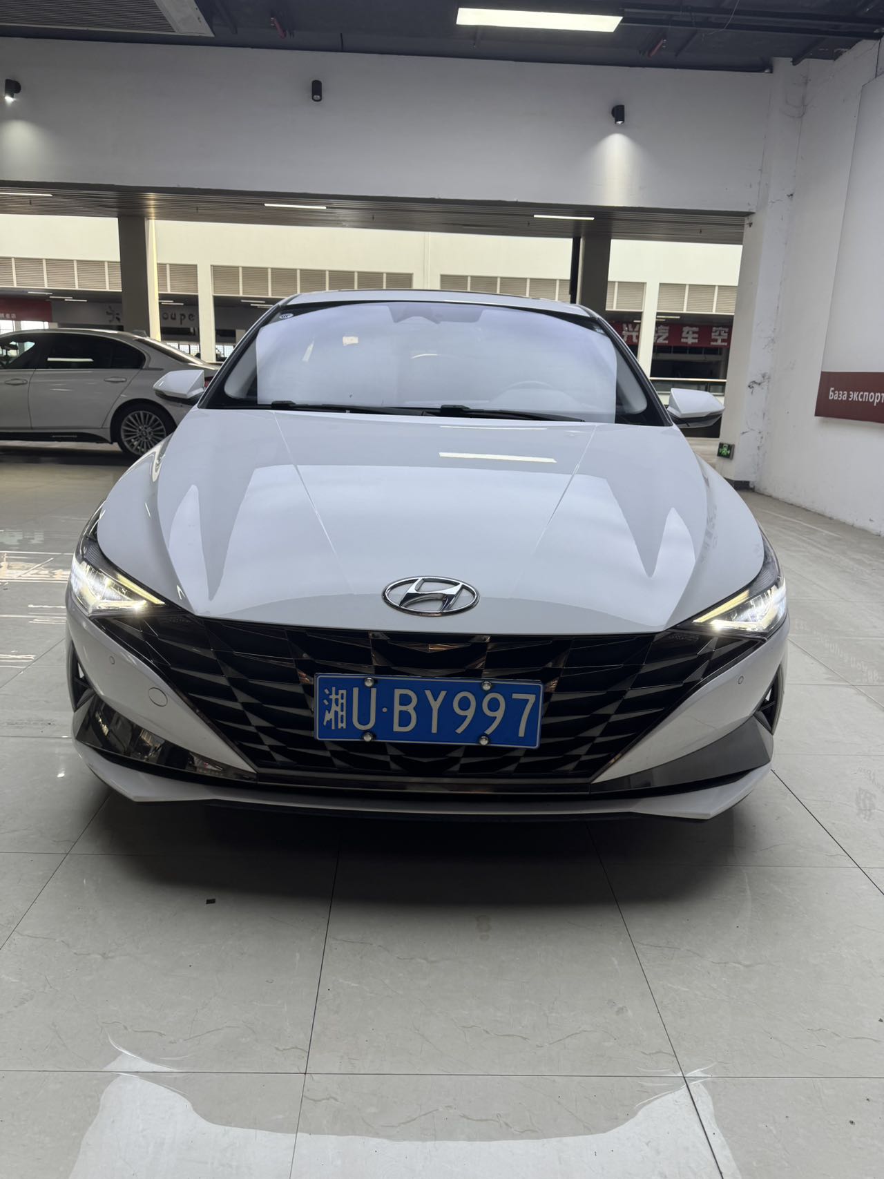 2022 Elantra Premium