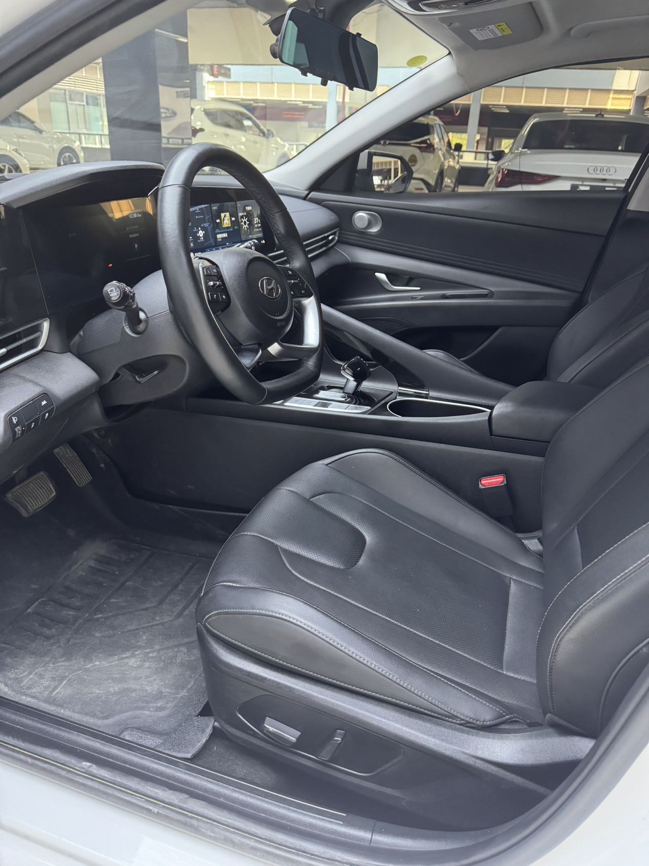 2022 Elantra Premium