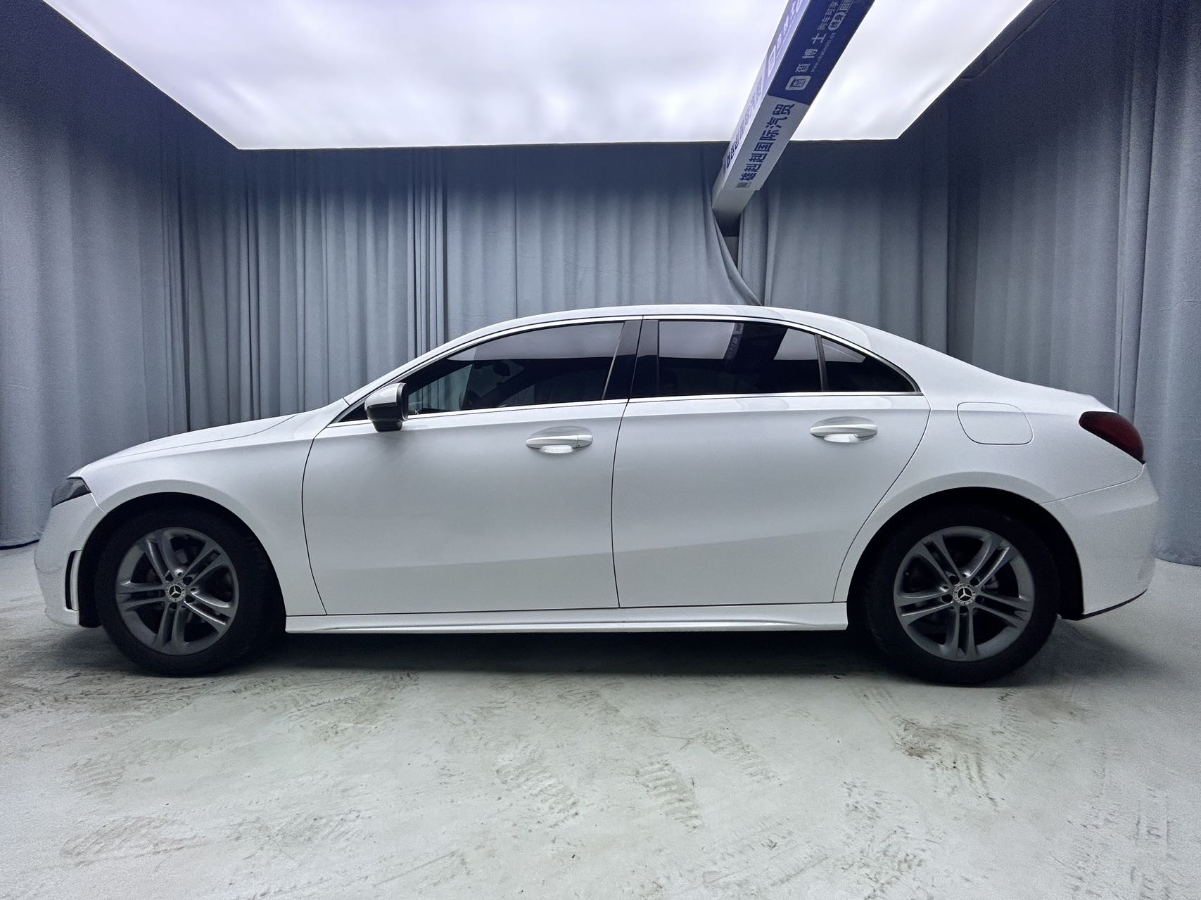 2022款奔驰A180L改款