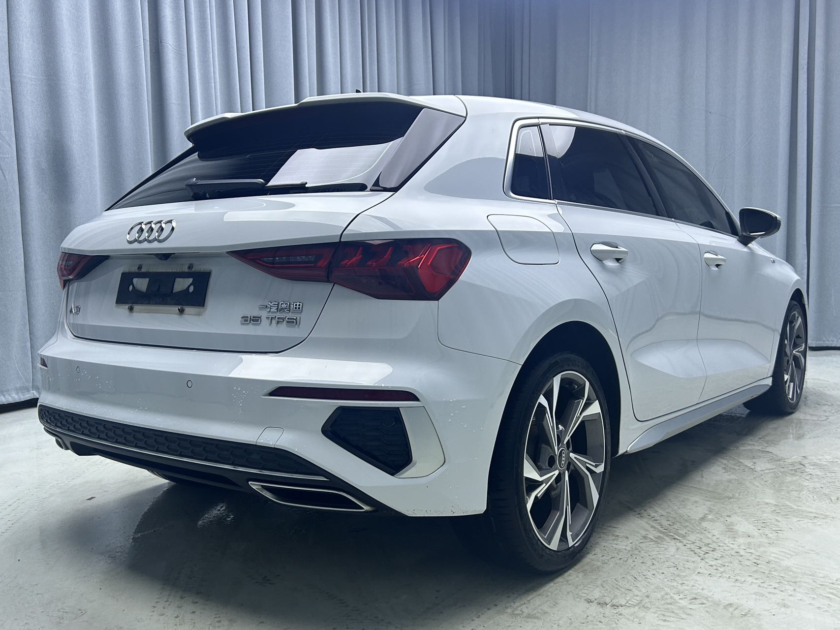 2022款奥迪A3豪华运动