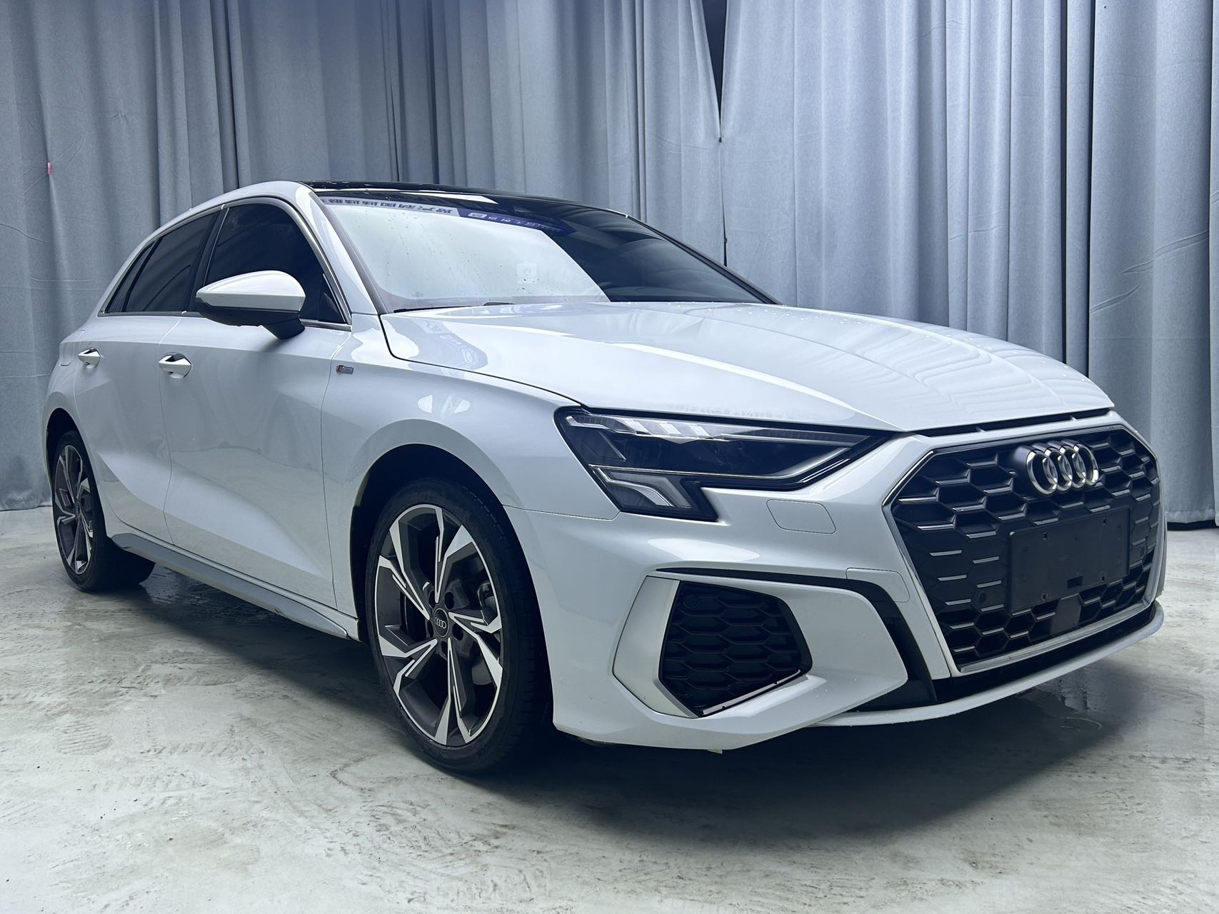 2022款奥迪A3豪华运动