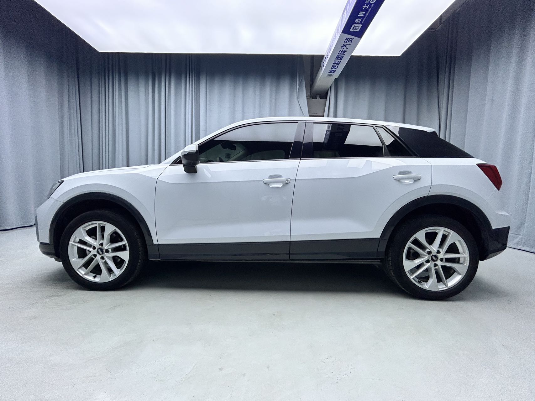2022款 奥迪Q2L 35 TFSI 豪华致雅