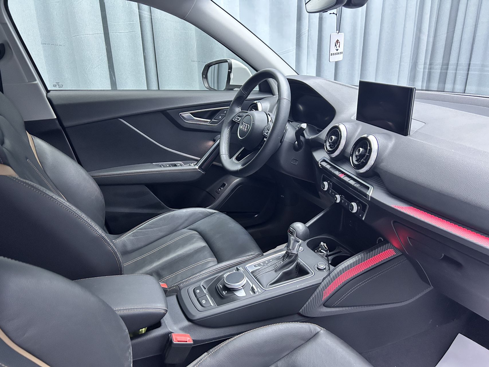 2022款 奥迪Q2L 35 TFSI 豪华致雅