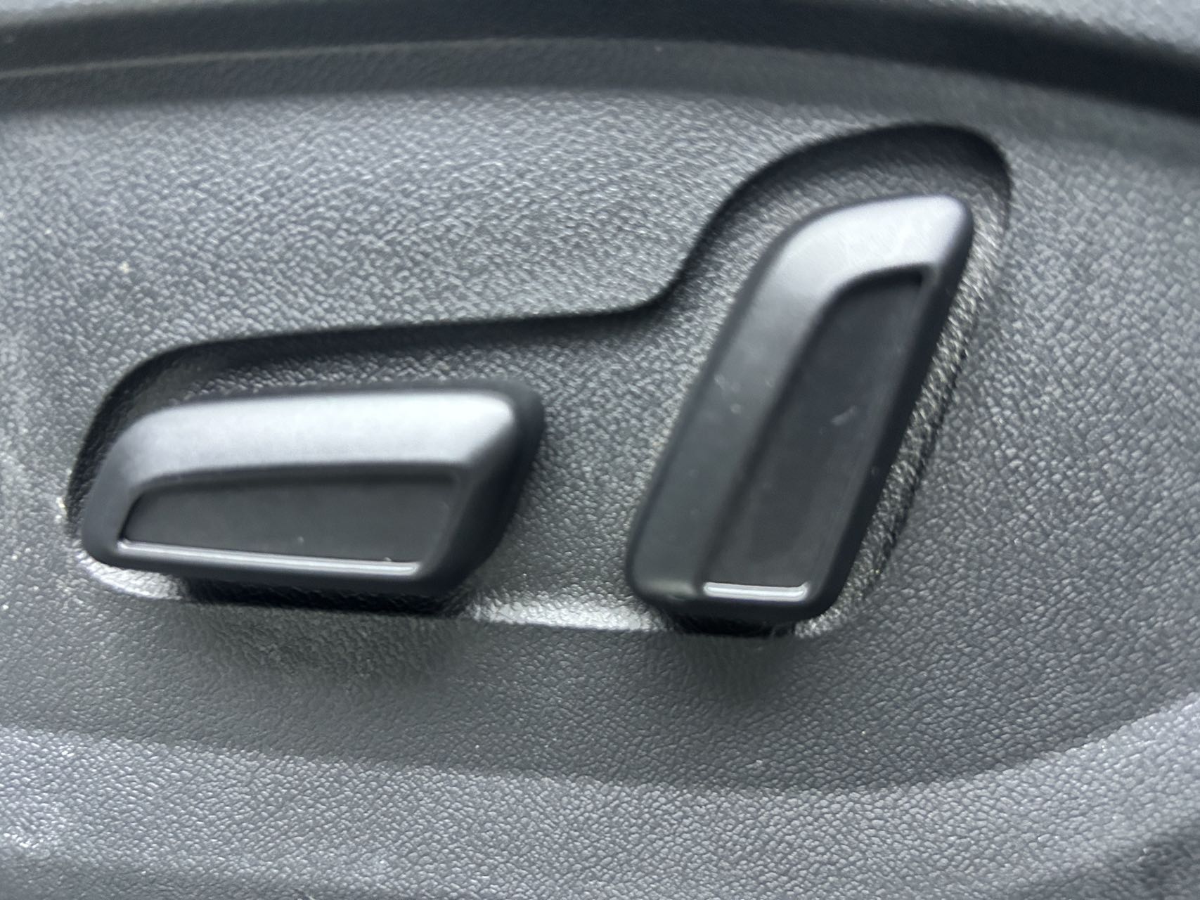 2022款 奥迪Q2L 35 TFSI 豪华致雅