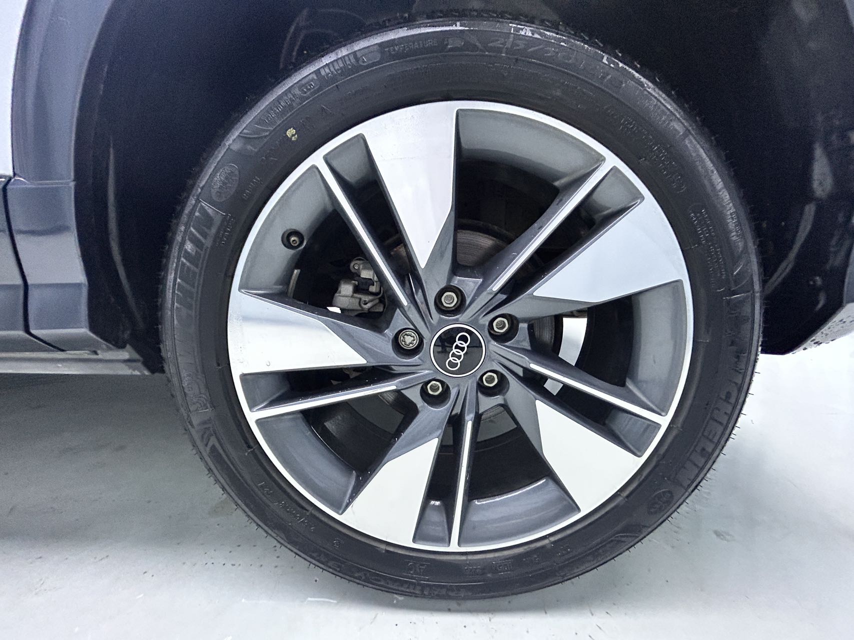 奥迪2022款 Q2L 1.4TFSI 35TFSI 时尚致雅型