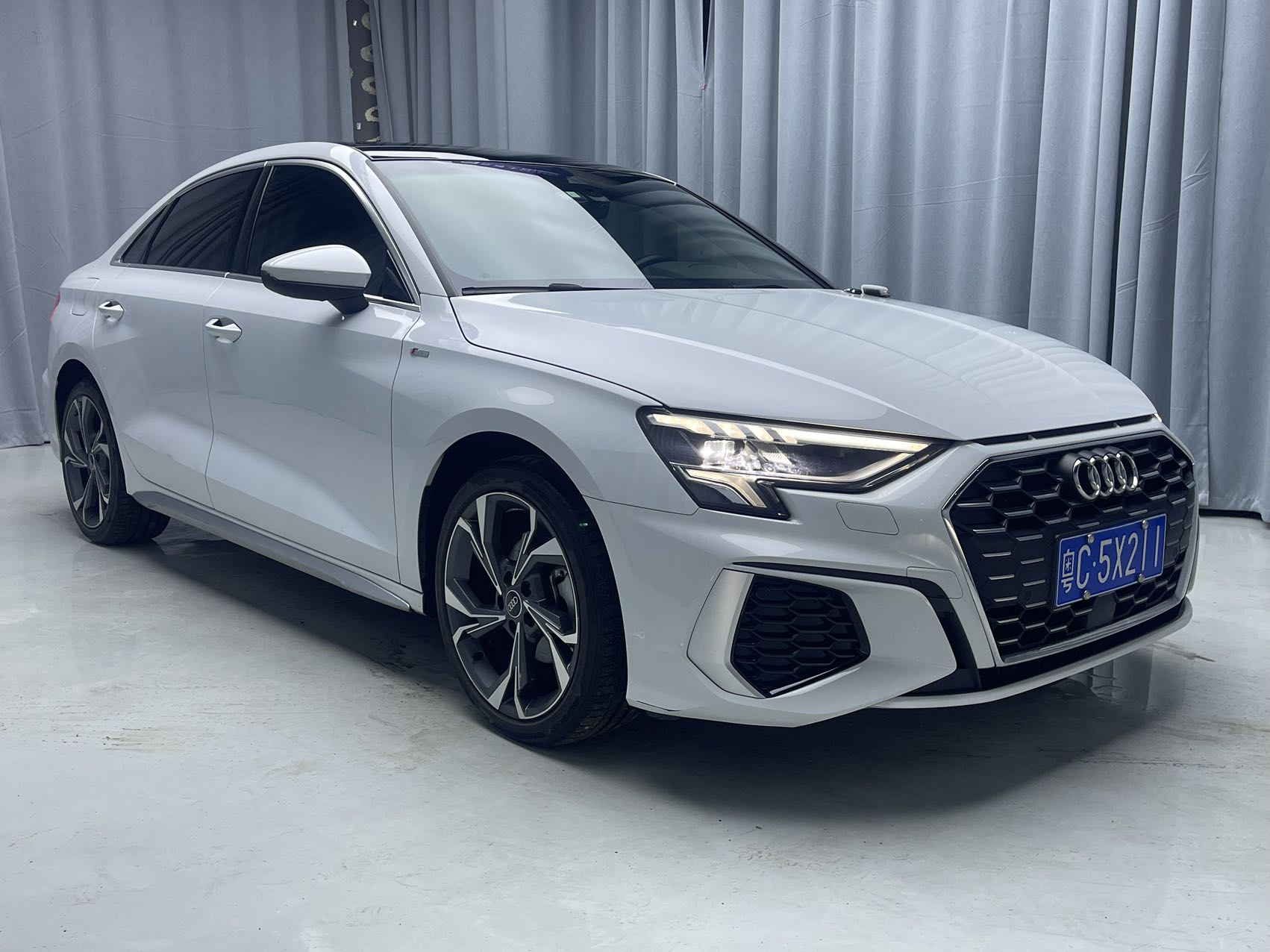 2022款奥迪A3L豪华运动