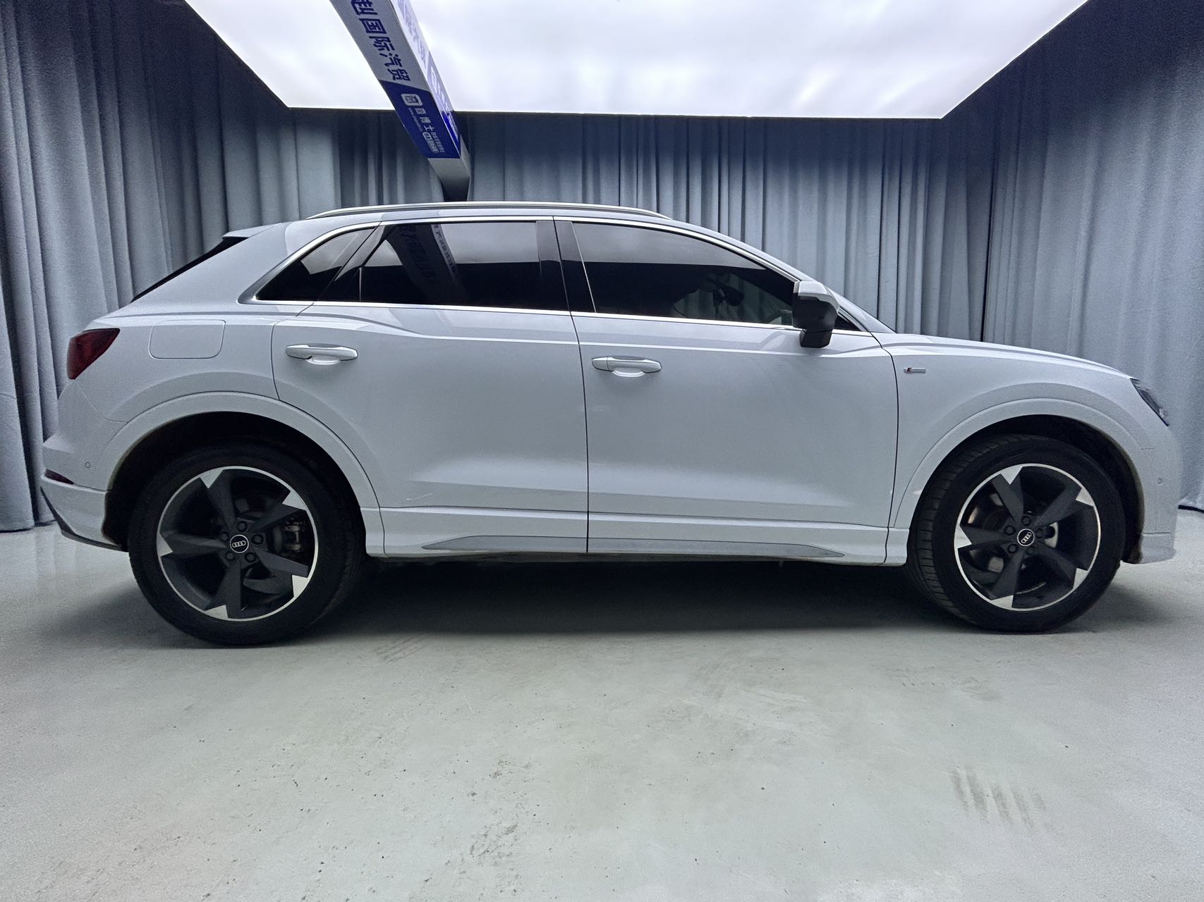 奥迪Q3 2022款  35时尚动感型