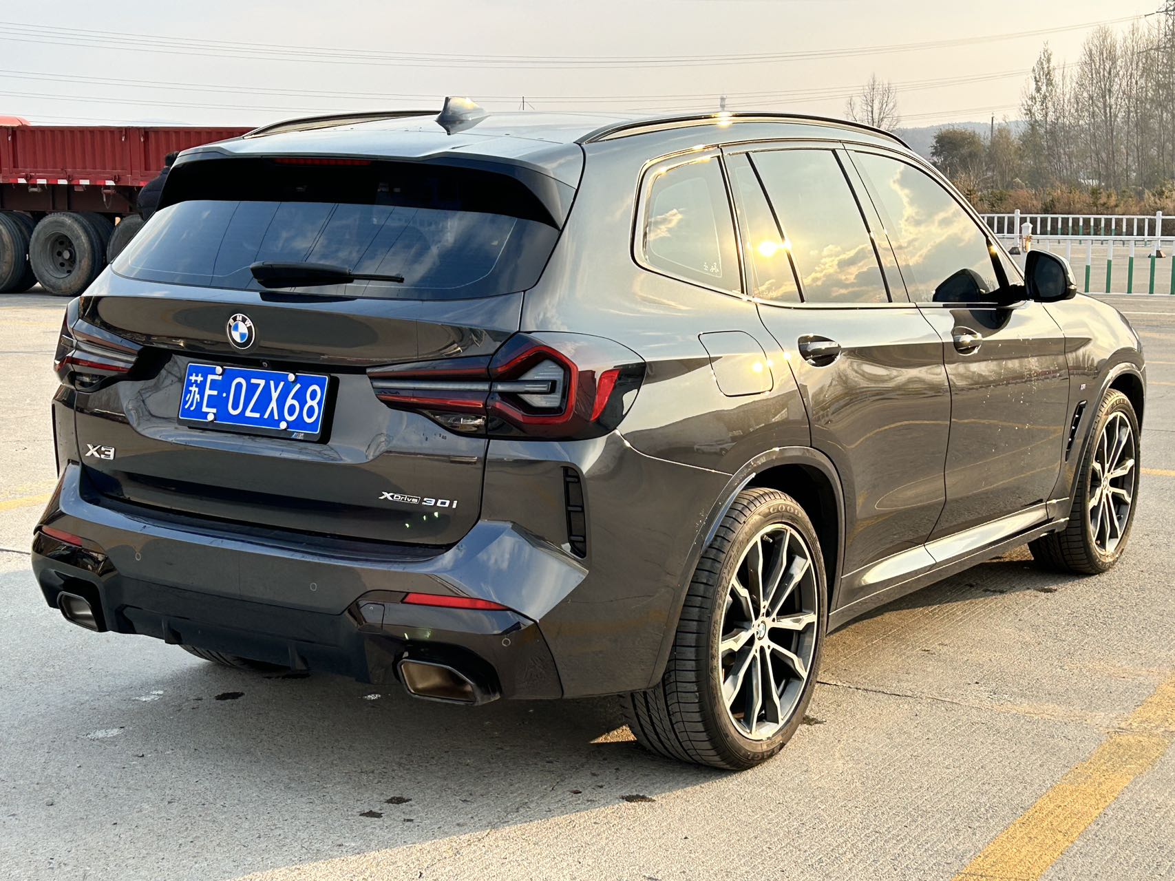2022款宝马X3 30i领先耀夜ban