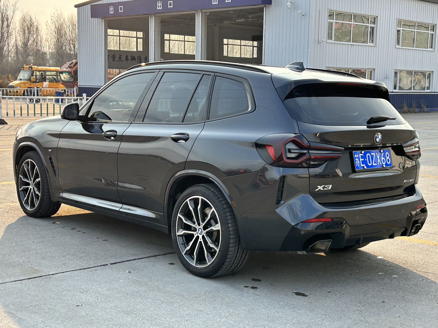 2022款宝马X3 30i领先耀夜ban