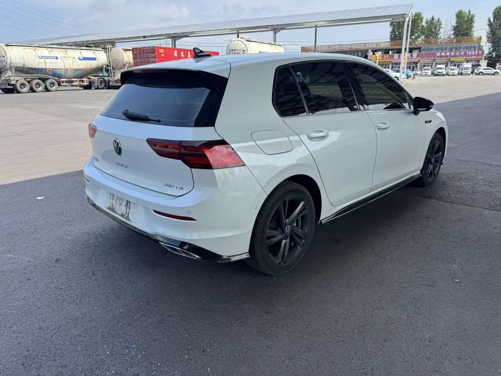 2021 Golf R-Line